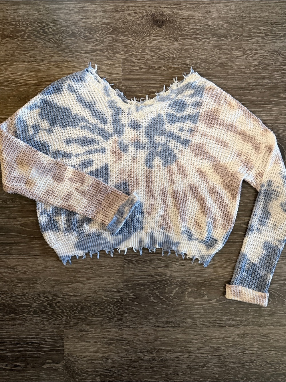 Jessica Simpson Tie-Dye Distressed V-Neck Cropped Sweater